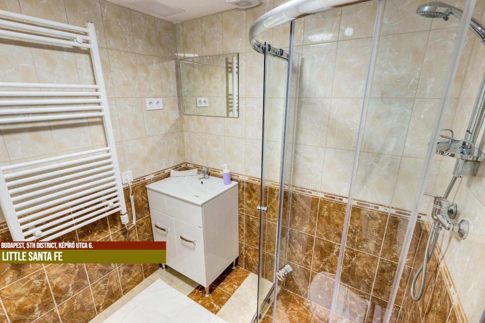 Little Americas Main Street Apartments Budapest Luaran gambar