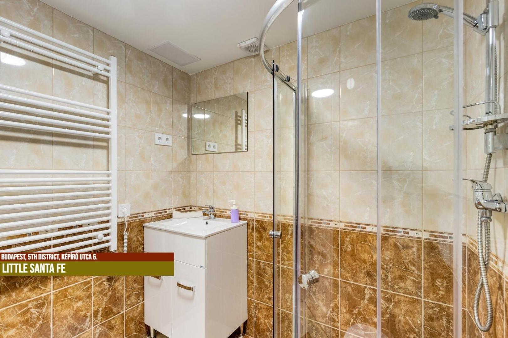 Little Americas Main Street Apartments Budapest Luaran gambar