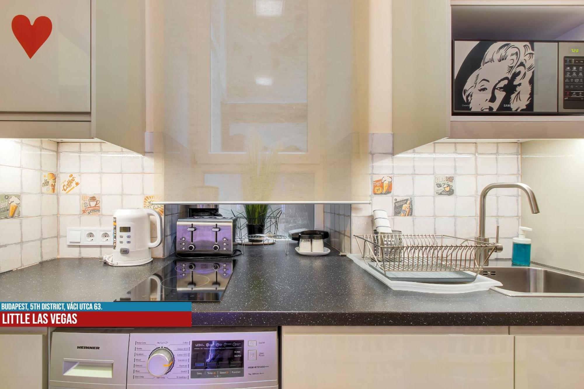 Little Americas Main Street Apartments Budapest Luaran gambar