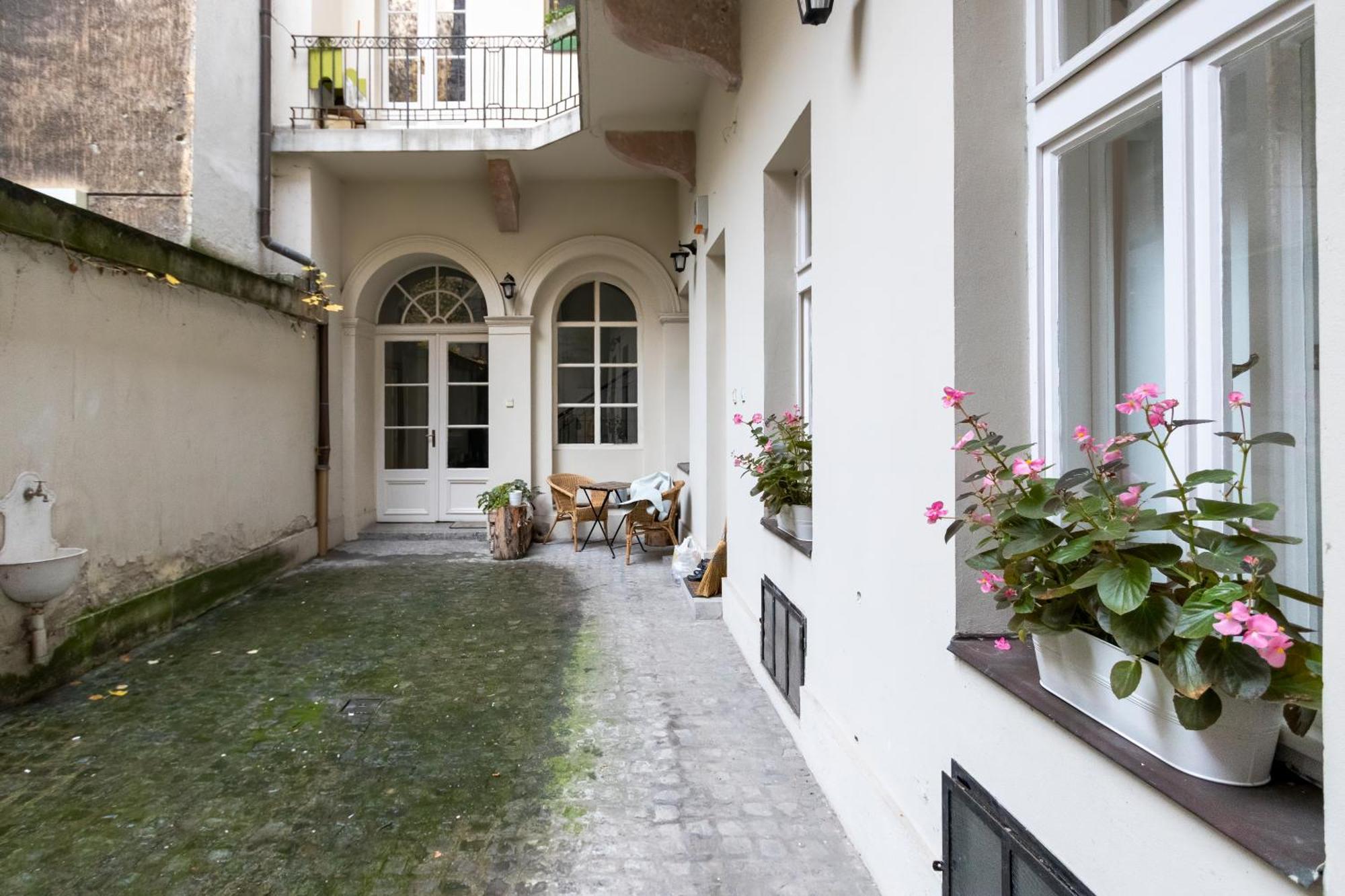 Little Americas Main Street Apartments Budapest Luaran gambar