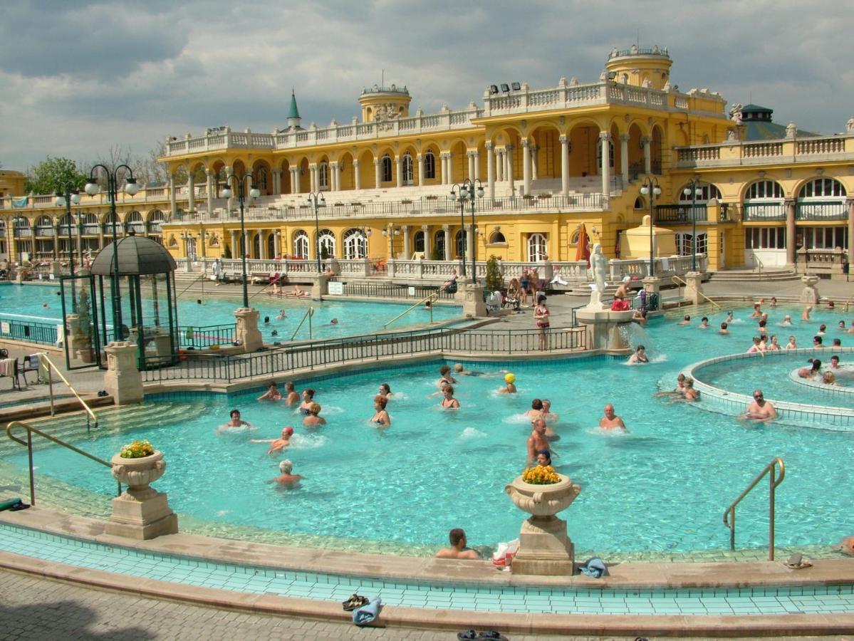 Little Americas Main Street Apartments Budapest Luaran gambar