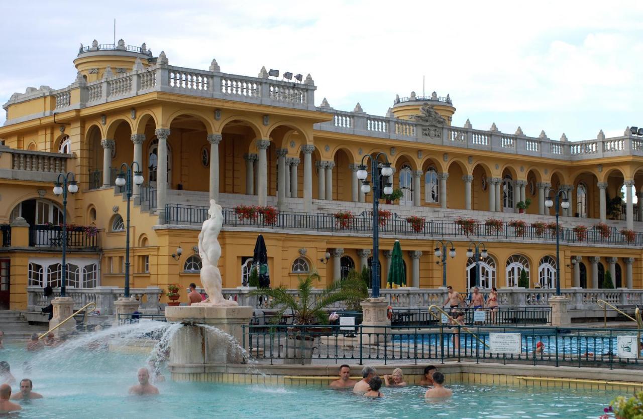 Little Americas Main Street Apartments Budapest Luaran gambar